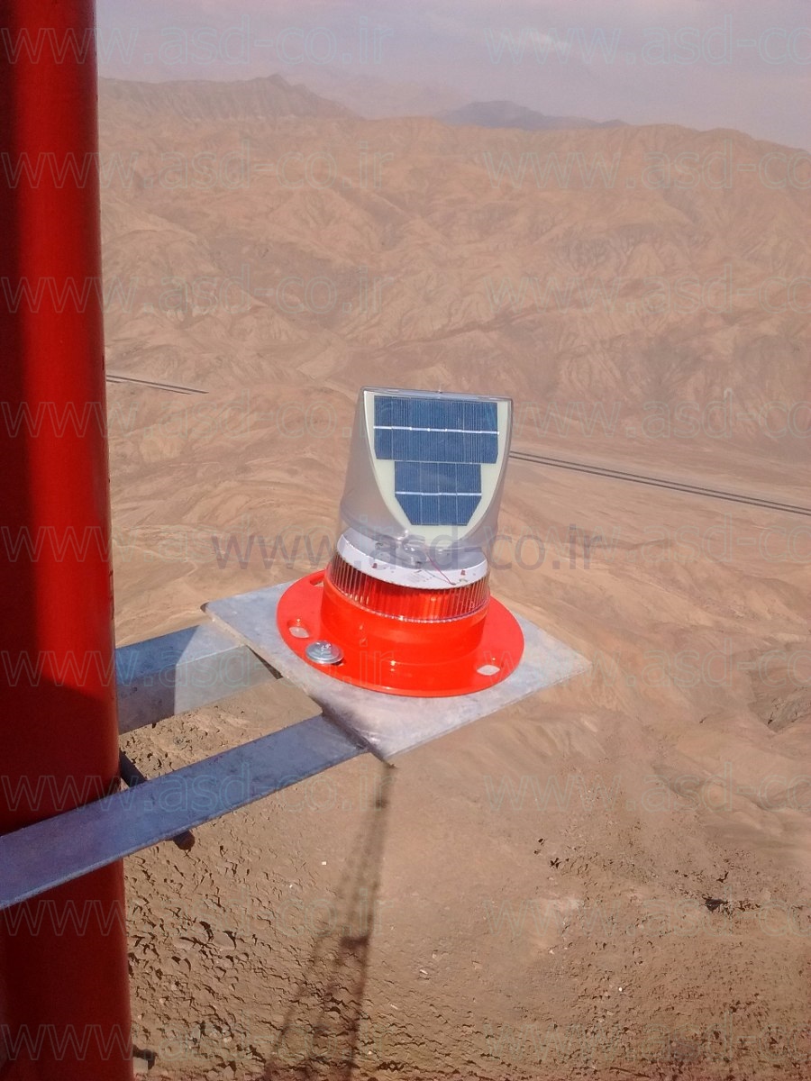 چراغ سر دکل خورشیدی